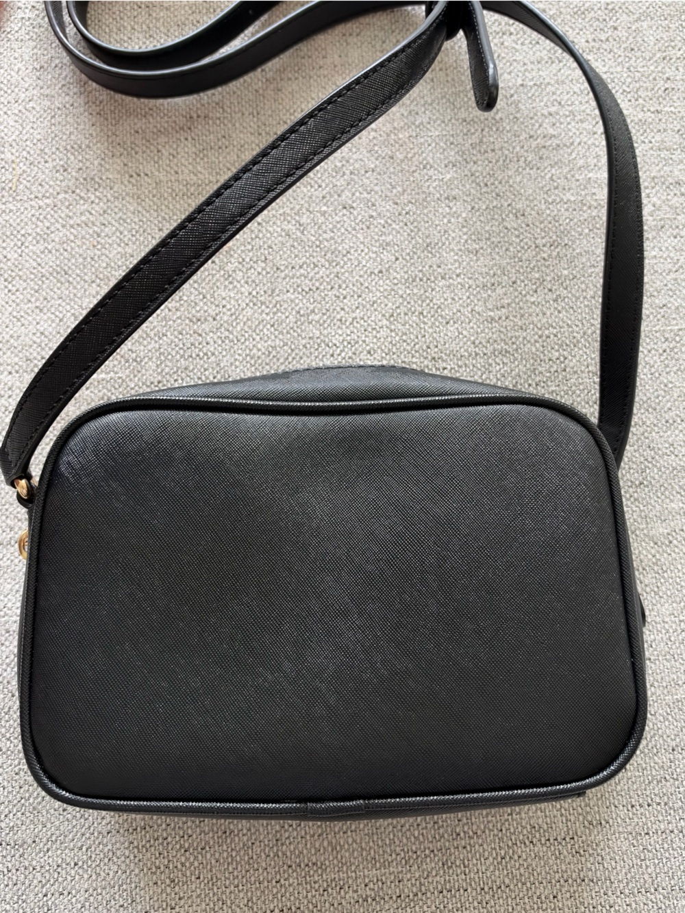 Marc Jacobs Black Leather Crossbody Camera Bag with Gold Logo - Picture 2 of 4